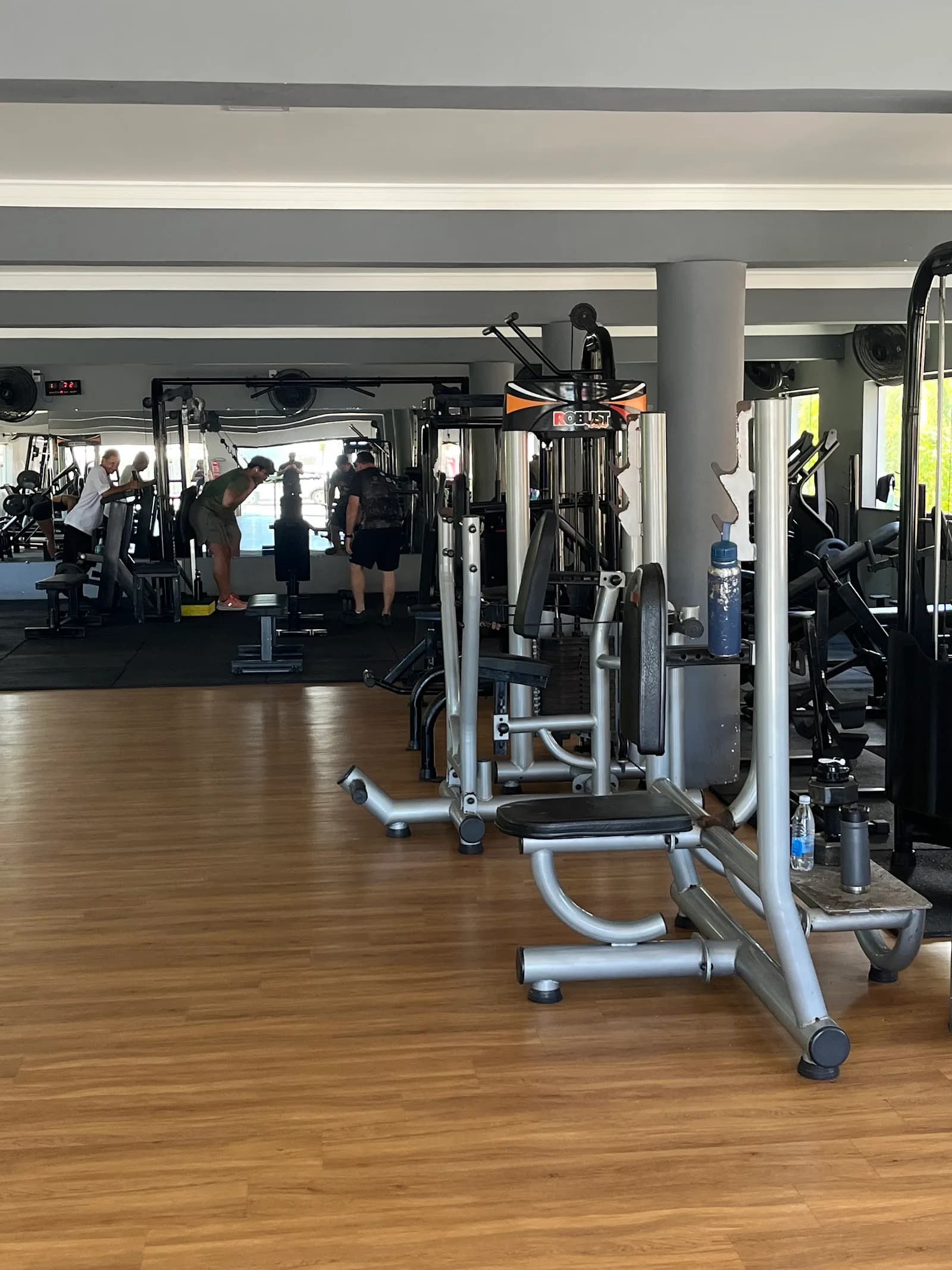 Academia Alpha Fitness — foto 1