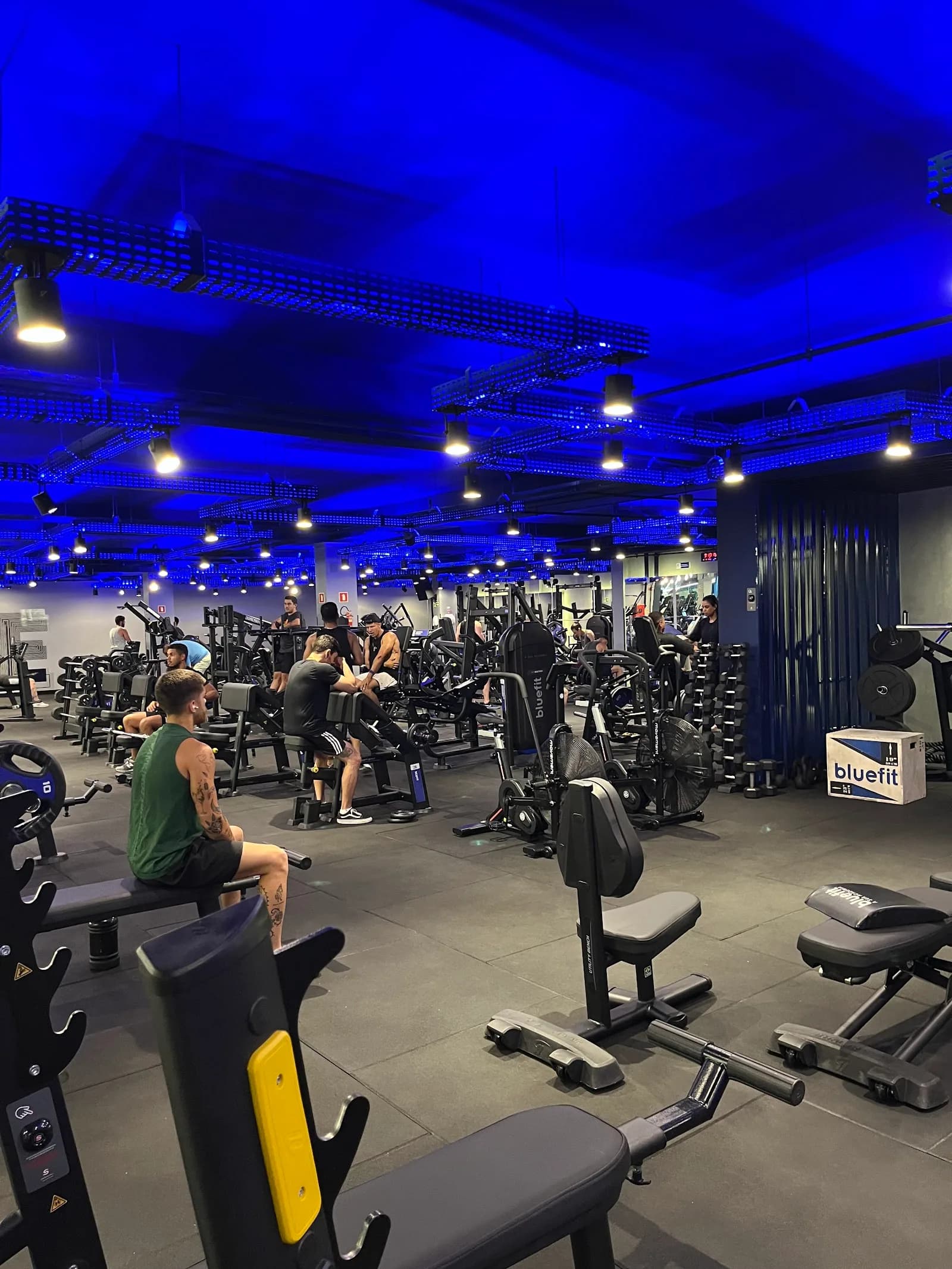 Academia BlueFit 502 Sul — foto 1