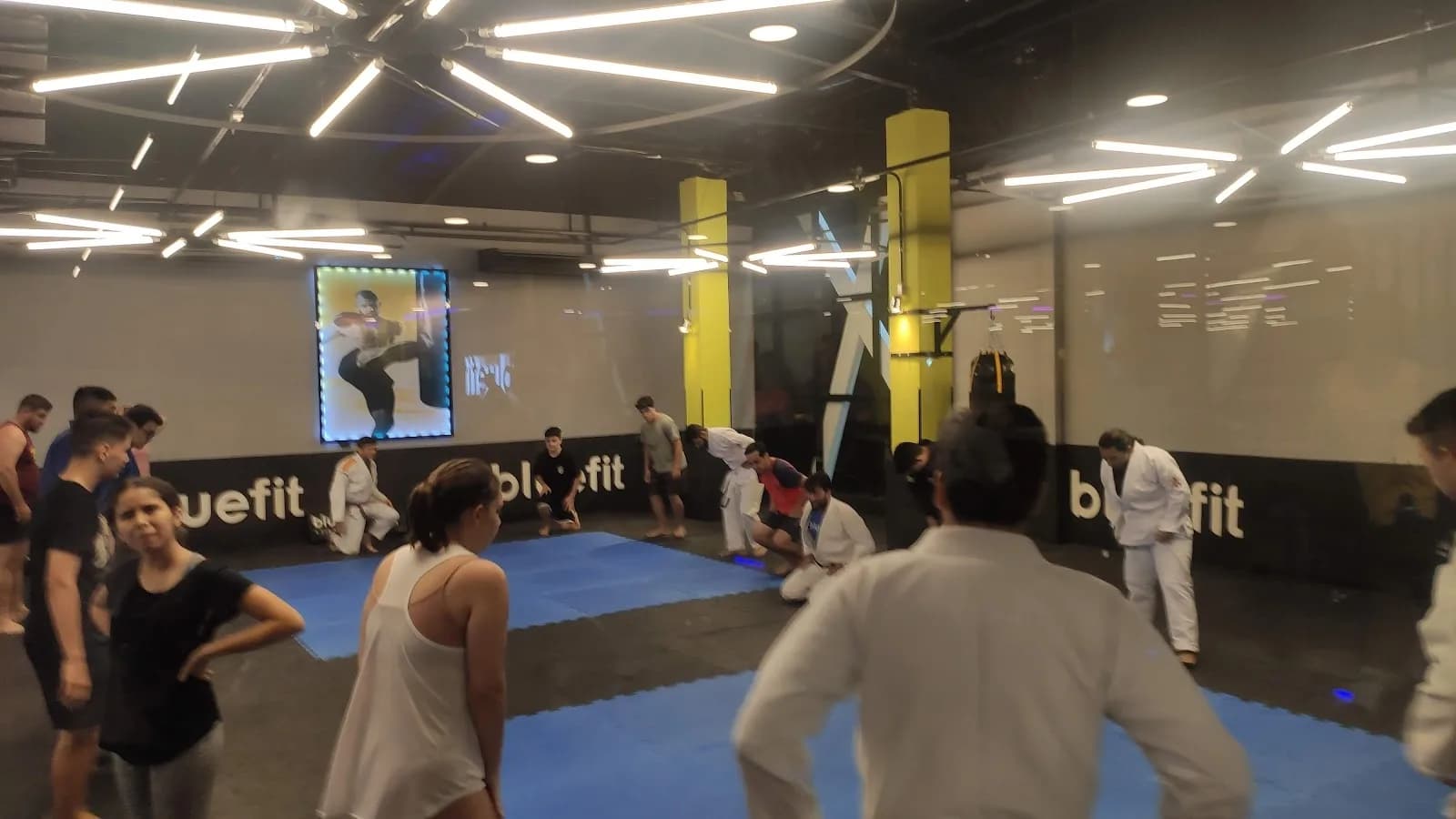 Academia BlueFit Afonso Pena — foto 3
