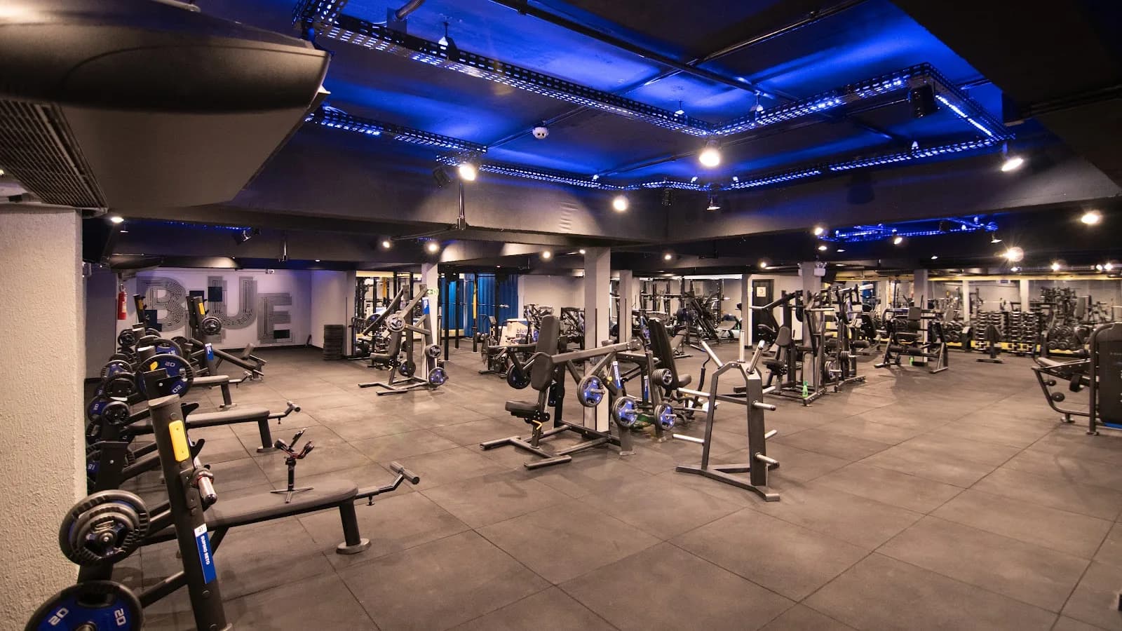 Academia BlueFit Águas Claras — foto 1