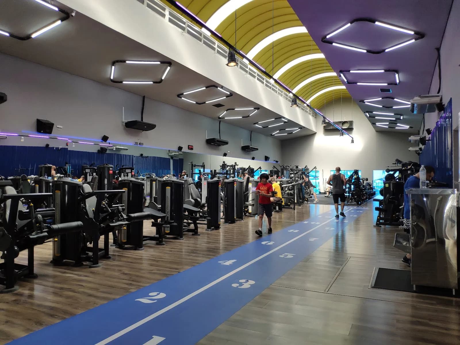 Academia BlueFit Carijós — foto 2
