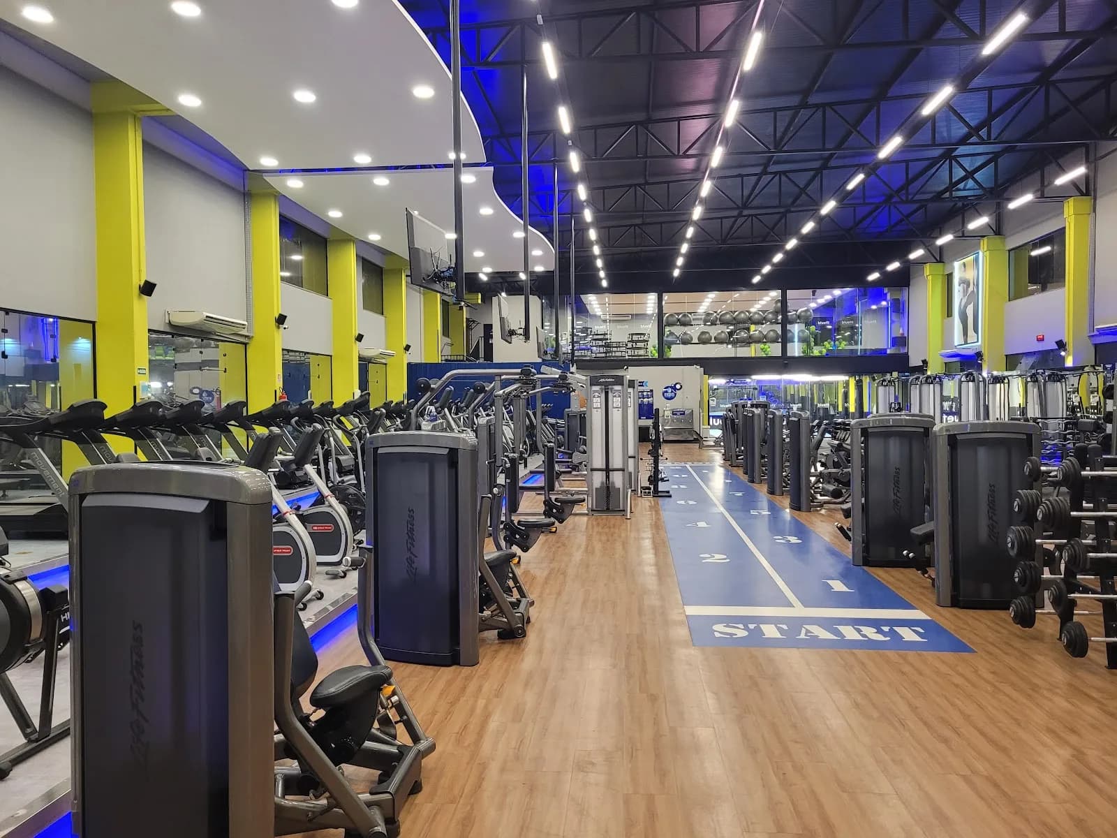 Academia BlueFit Jardim Botânico — foto 1