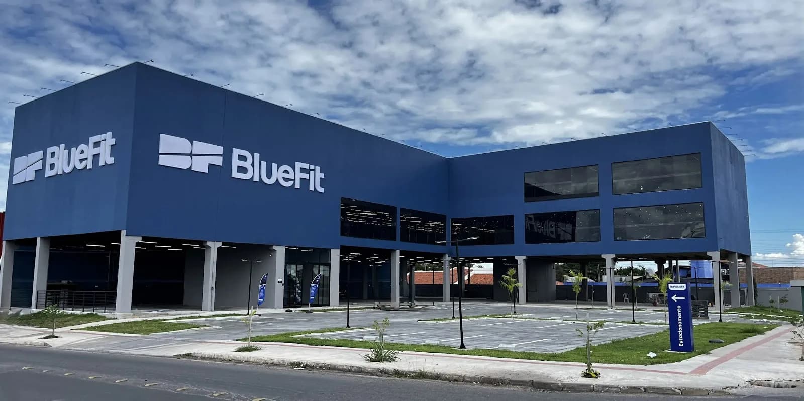 Academia BlueFit Jardim Itália — foto 1