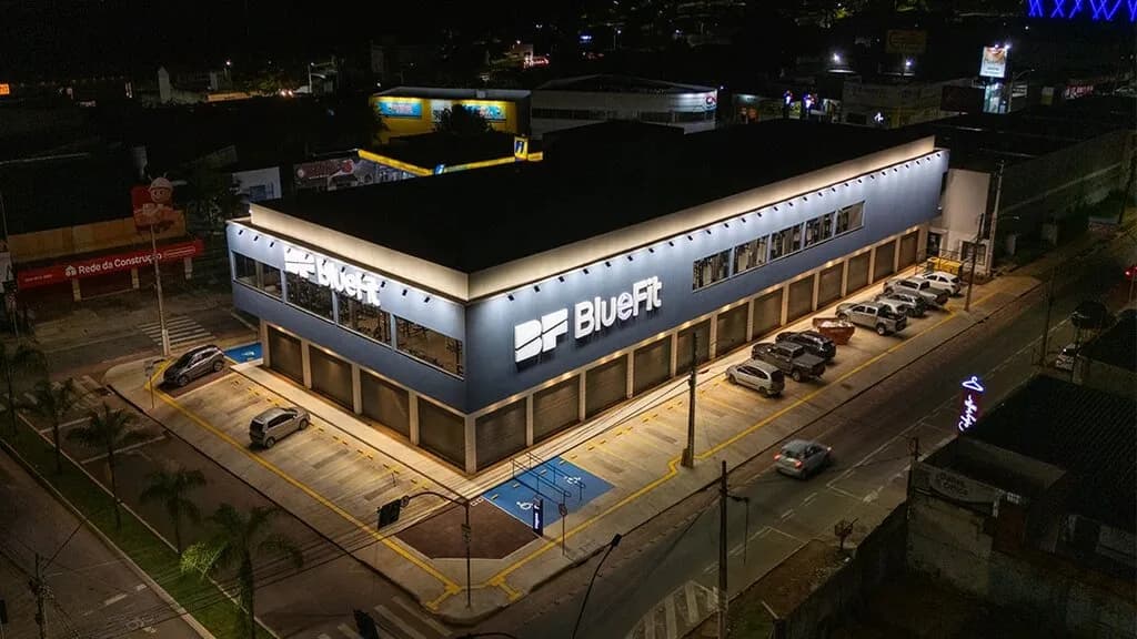 Academia BlueFit Senador Canedo — foto 1