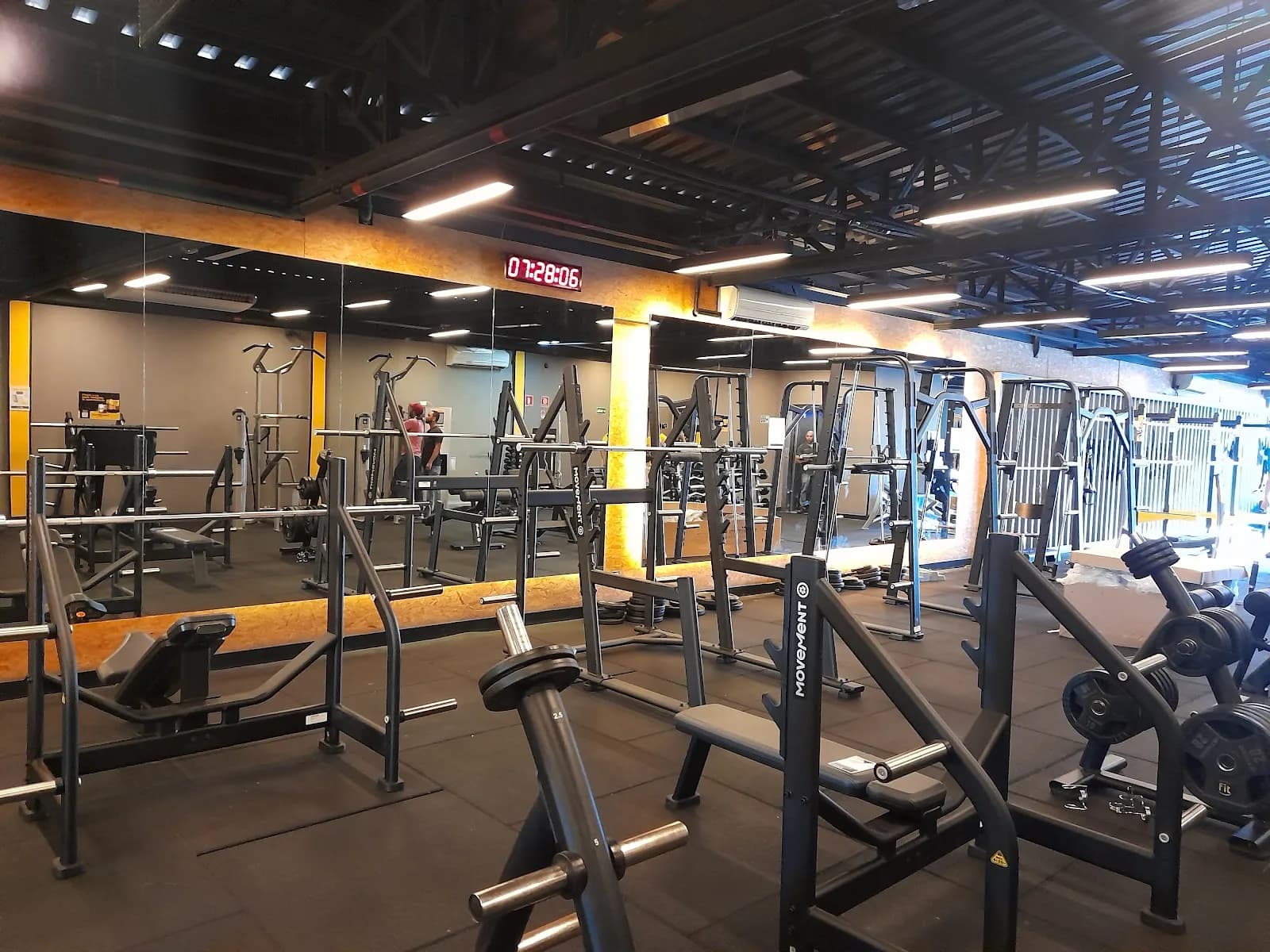 Academia Smart Fit - Praça da Árvore — foto 3