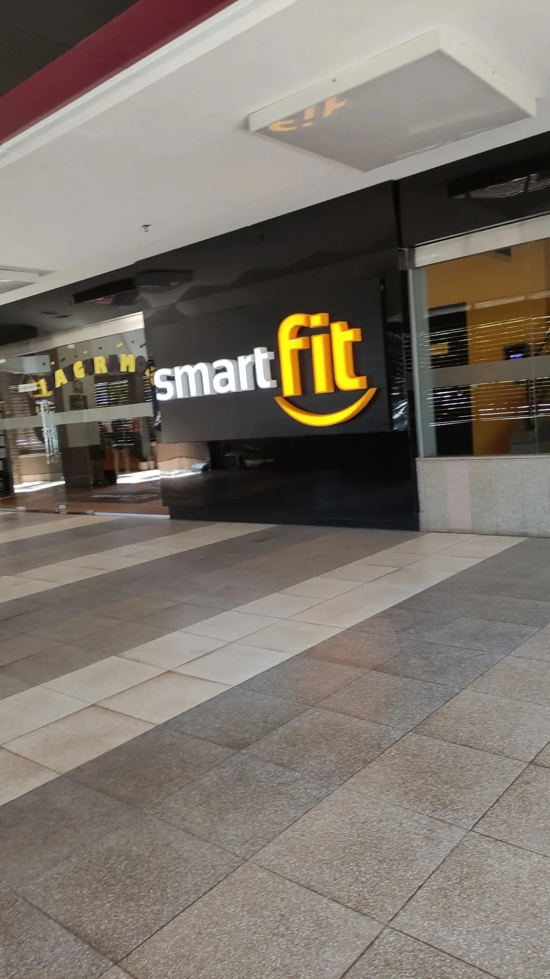 Academia Smart Fit - Shopping Uberaba — foto 3