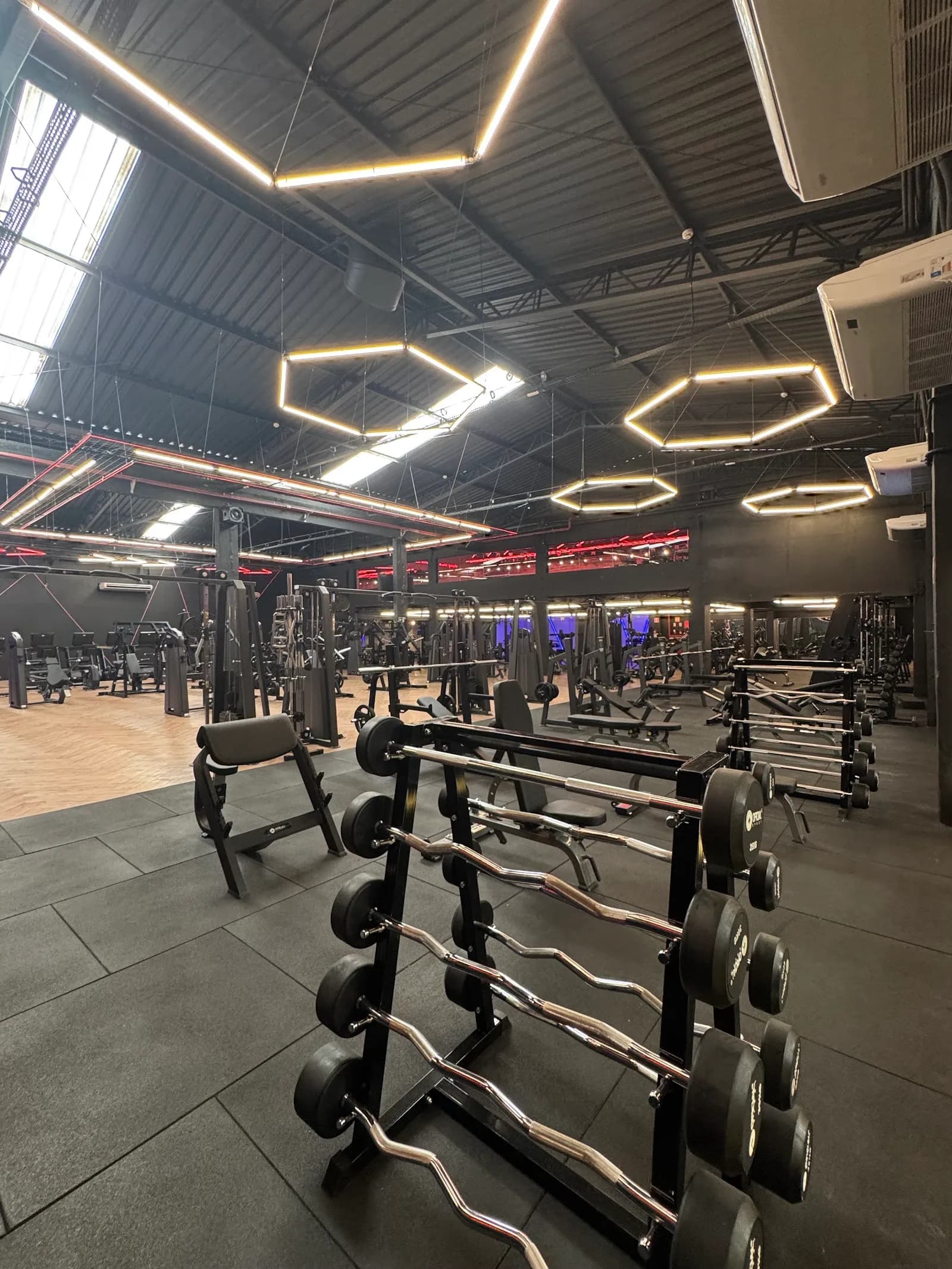SKYFIT KM 18 — foto 1