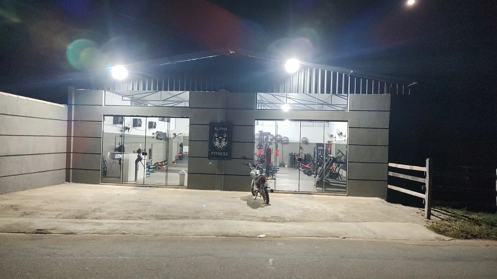 Academia Alpha Fitness - Coqueiros — foto 3