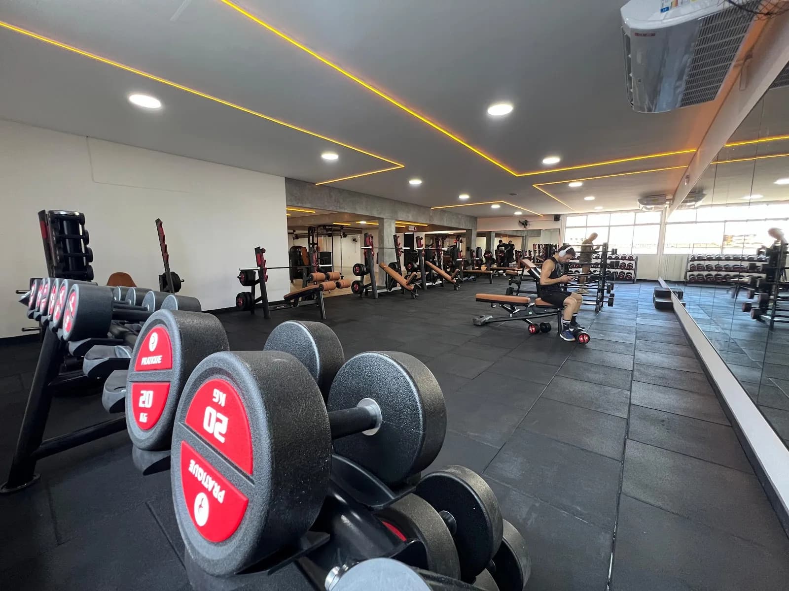 Academia Pratique Fitness - Hercílio Luz — foto 2