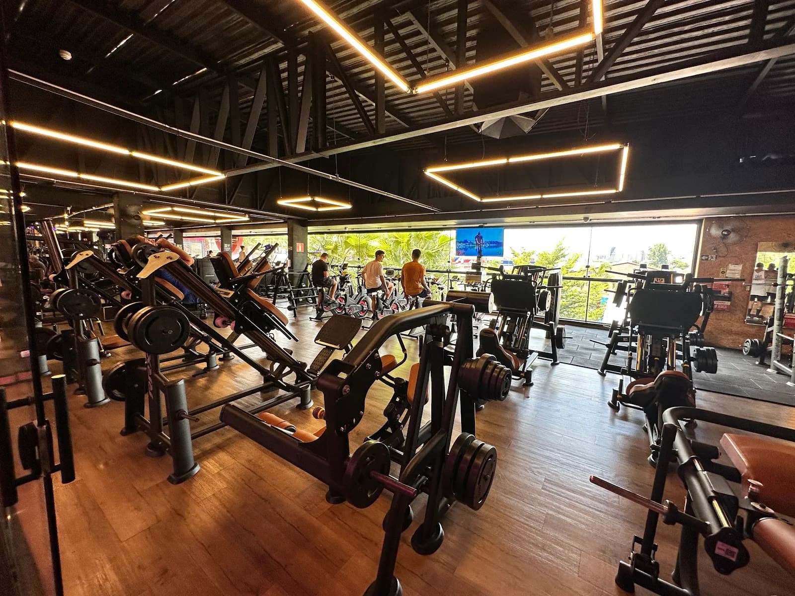 Academia Pratique Fitness - Pará de Minas — foto 3