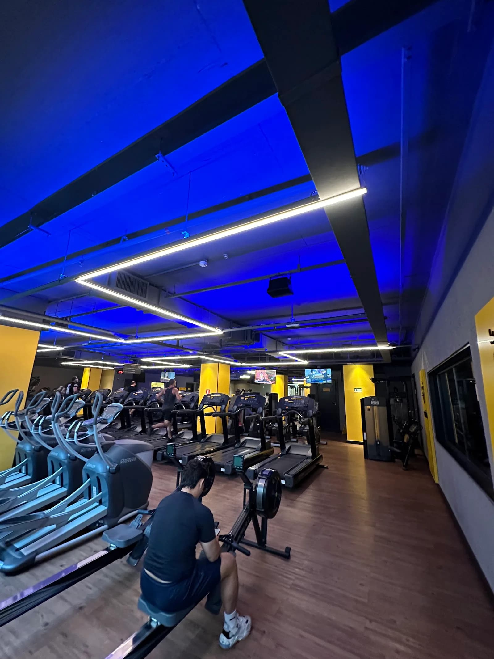 Academia Smart Fit - Praça Passeio Público — foto 2
