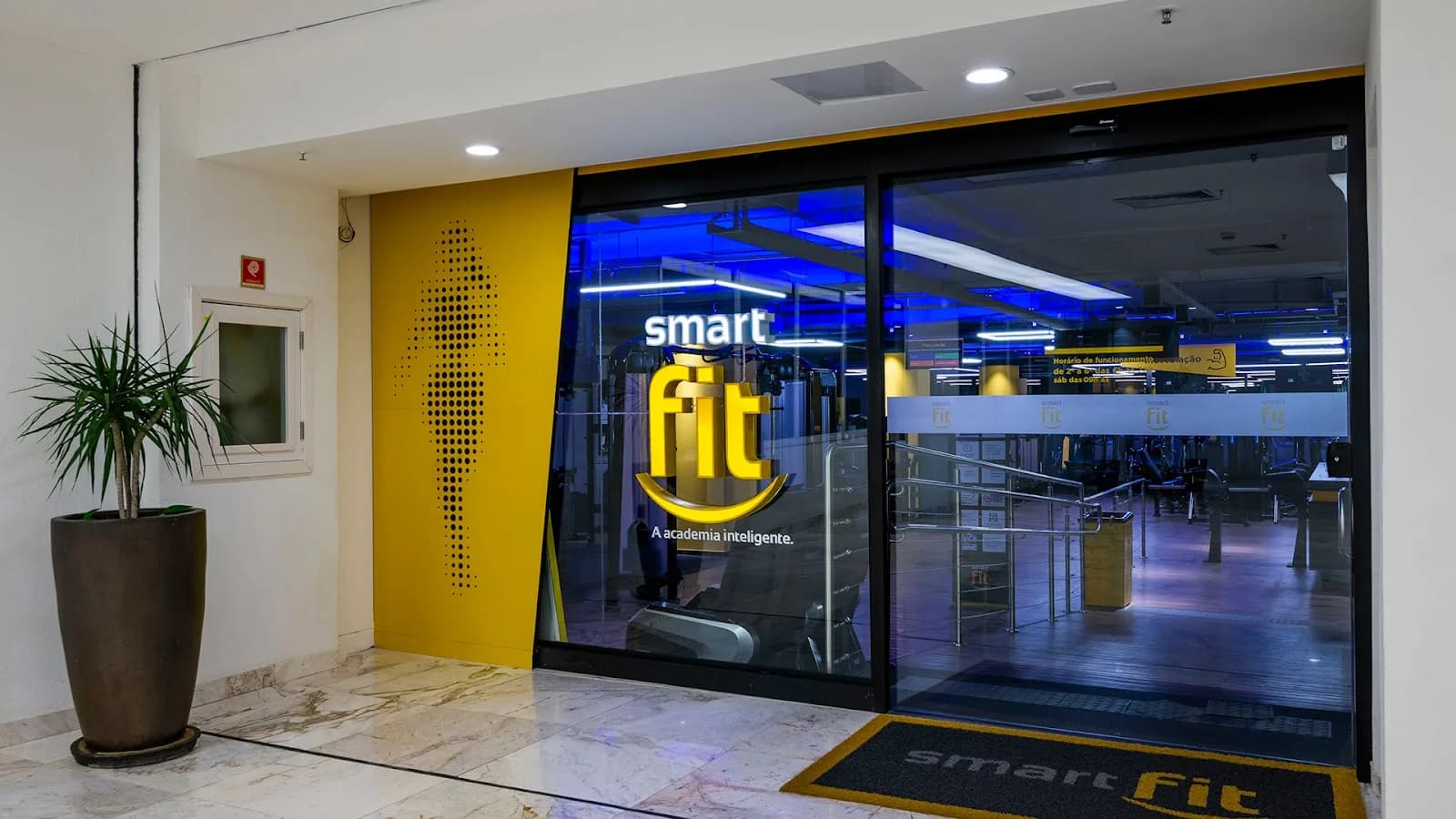 Academia Smart Fit - Praça Passeio Público — foto 3